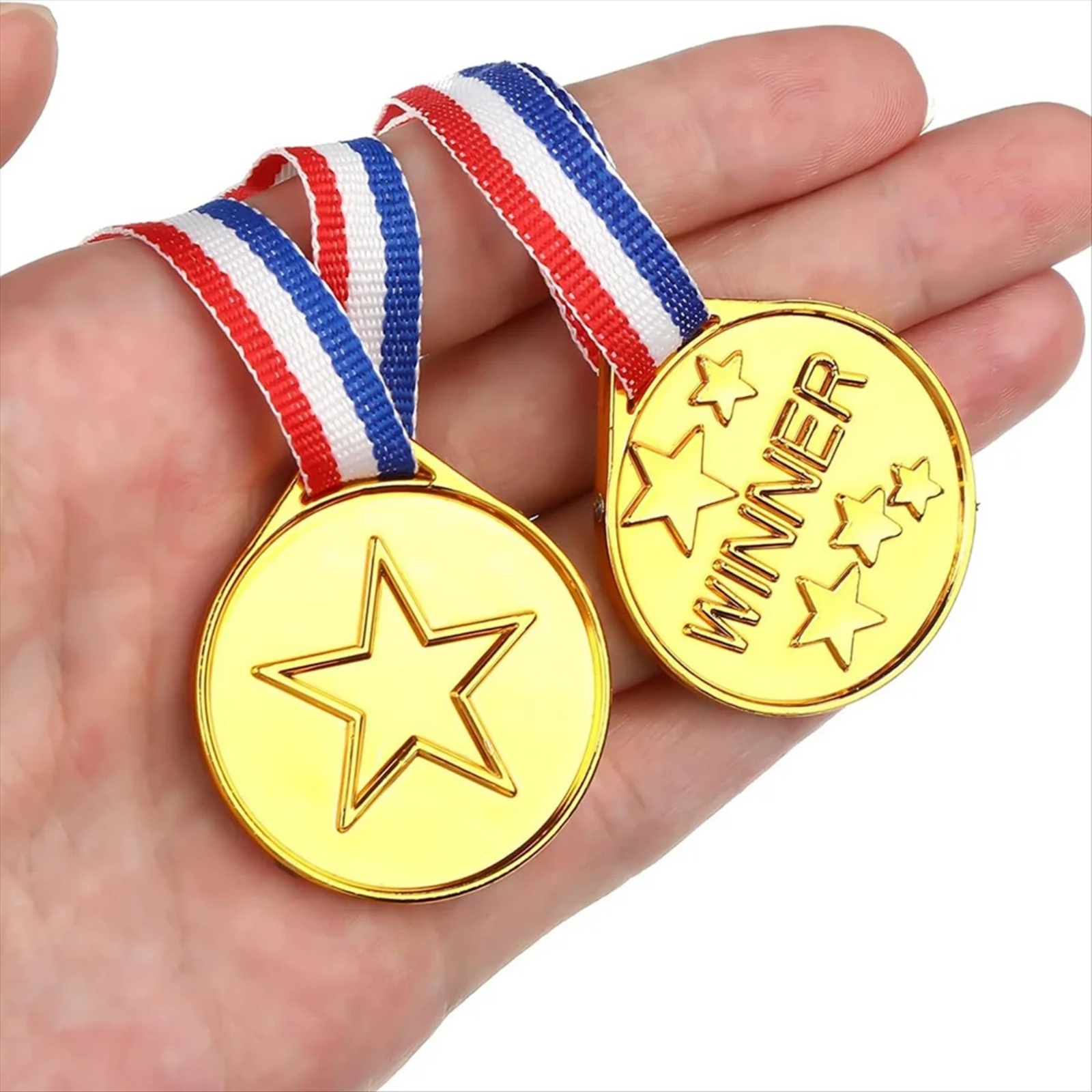 30Pcs Plastic Gold Winners Med - مراجعة Party Games Gender Reveal وسعره